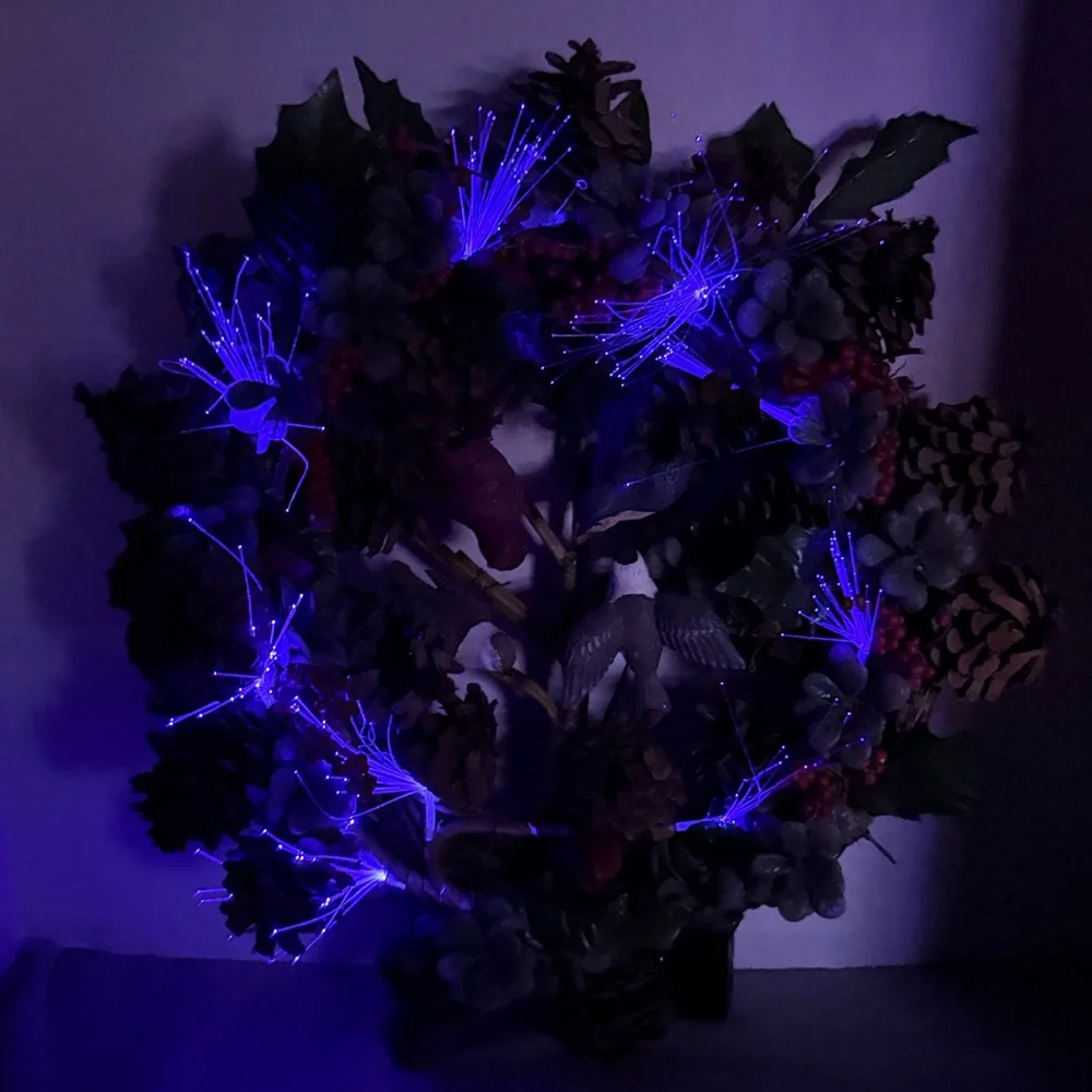 Fiber Optic Holiday Wreath Birds Accorn Holly Berries Color Changing Vintage